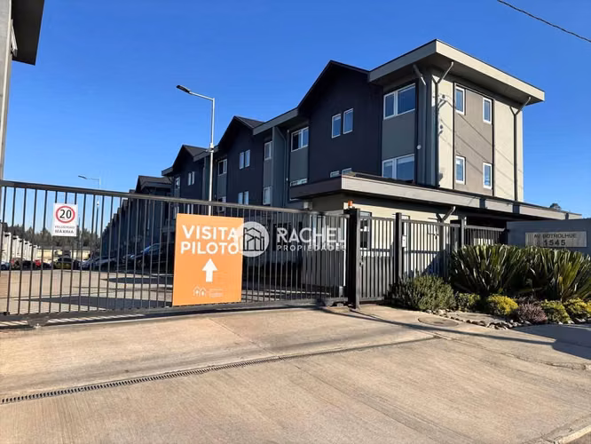 SE ARRIENDA MODERNA CASA TOWNHOUSE NUEVA CONDOMINIO BOTROLHUE – TEMUCO.