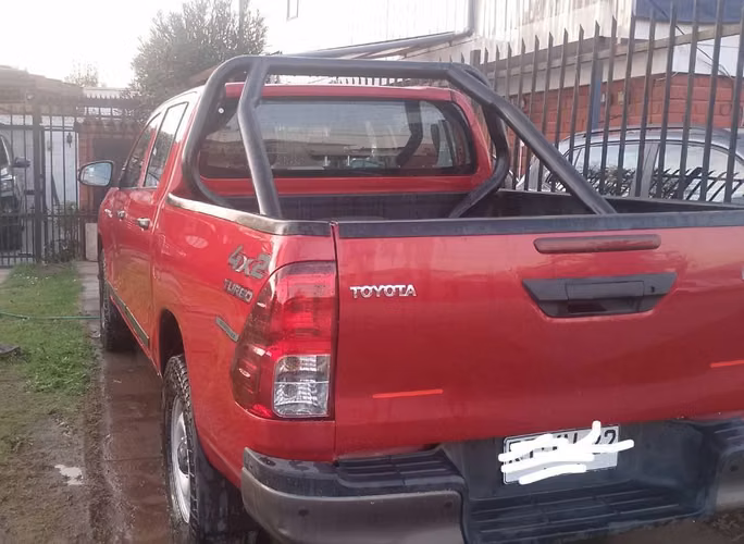 Hilux casi Nueva... impecable... Neumáticos todo Terreno