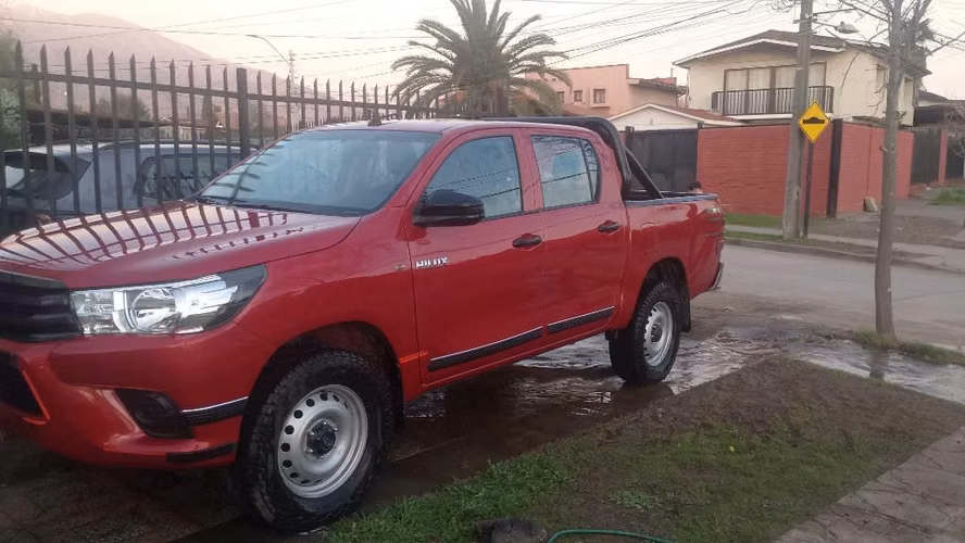 Hilux casi Nueva... impecable... Neumáticos todo Terreno