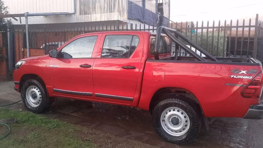 Hilux casi Nueva... impecable... Neumáticos todo Terreno