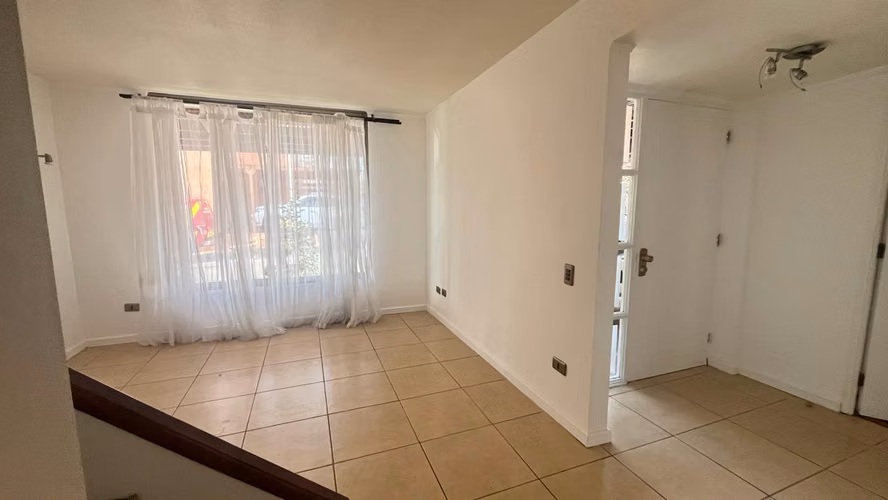 VENDE CASA CON PISCINA EN SECTOR NORTE - Imagen 7