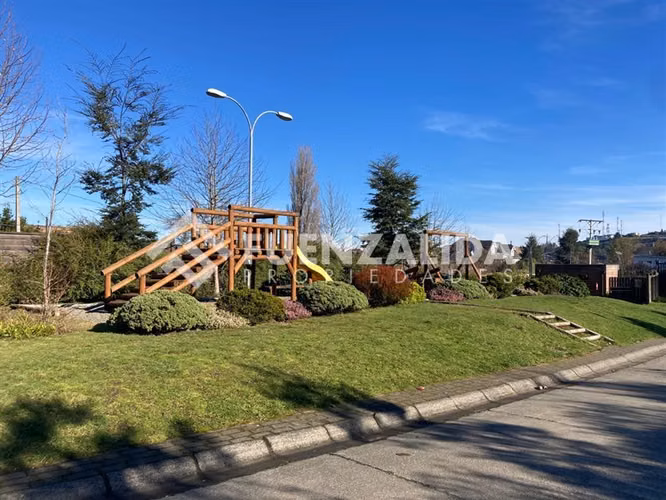 Amplia casa familiar a pasos centro de Puerto Varas 4D4B