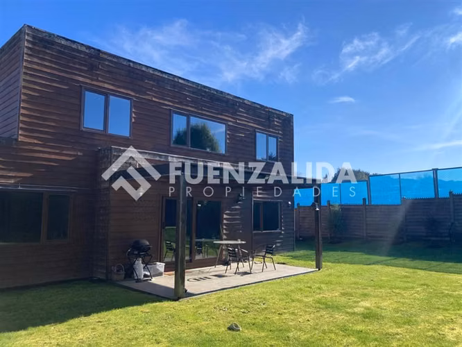 Amplia casa familiar a pasos centro de Puerto Varas 4D4B