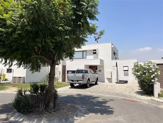 3Dorm/3baños/Sala de estar.Brisas Norte.Colegio Highlands
