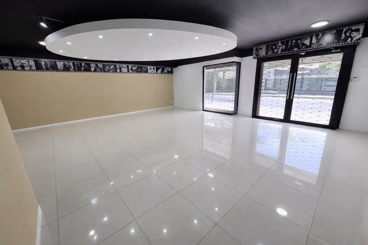 Amplio Local Comercial - Excelente Ubicación En San Martín