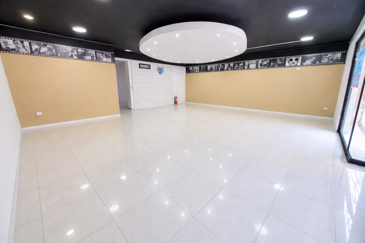 Amplio Local Comercial - Excelente Ubicación En San Martín