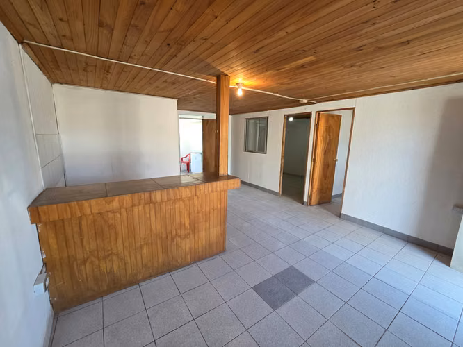 ARRIENDO PEQUEÑA CASA EN MOLINA