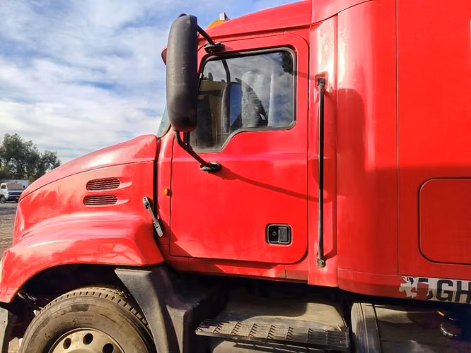 Mack Pinnacle