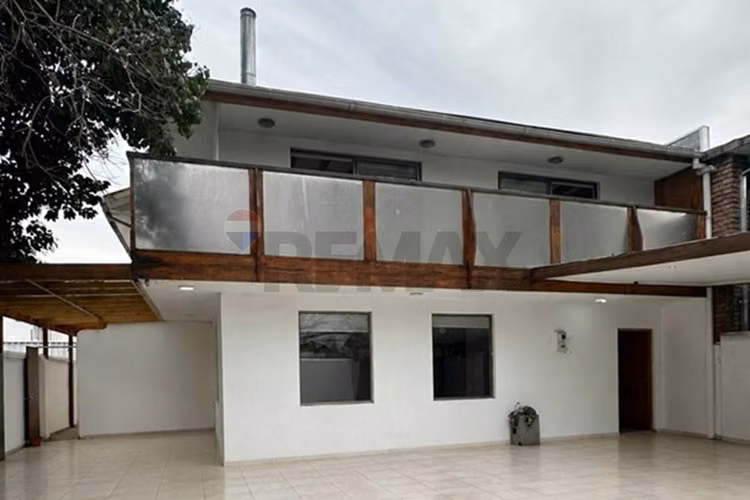 "tu hogar ideal en la reina: amplitud y cercanía"