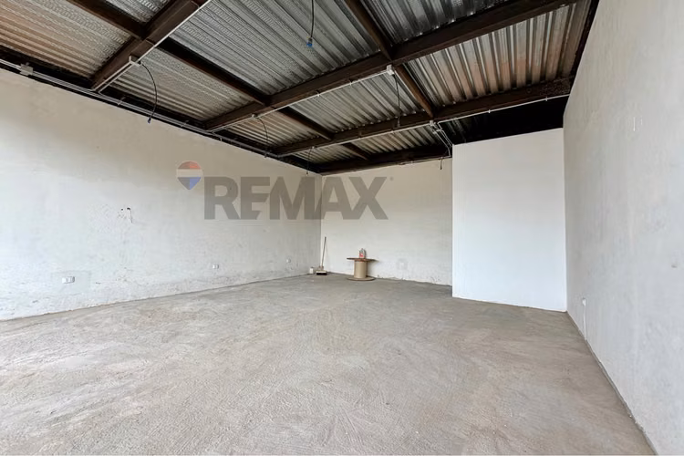 Locales comerciales en arriendo 100 m2