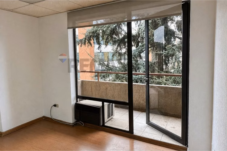 Oficina 45 m² a pasos de metro pedro de valdivia