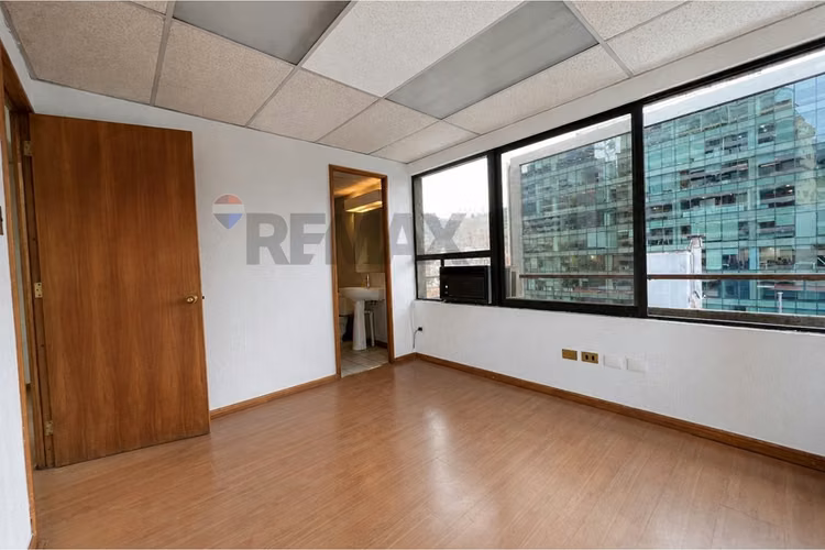 Oficina 45 m² a pasos de metro pedro de valdivia