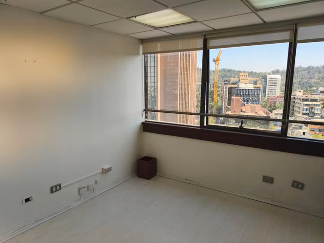 OFICINA EN VENTA EN CORAZON DE PROVIDENCIA