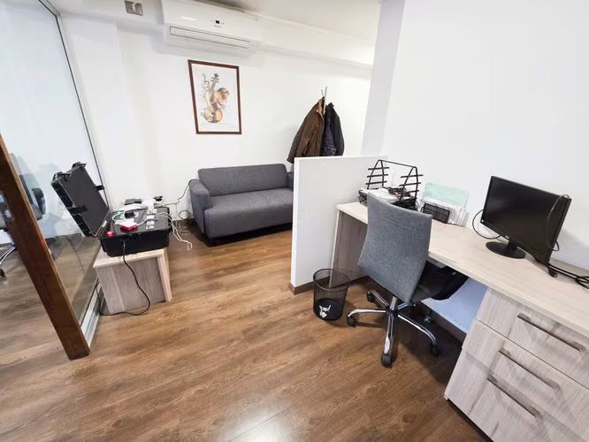 OFICINA EN MANUEL MONTT 2 PRIVADOS