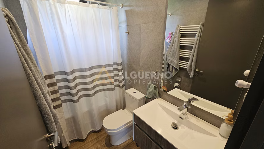 ARRIENDO LUJOSA CASA  5D5B6E CHICUREO FRENTE A COMISARIA