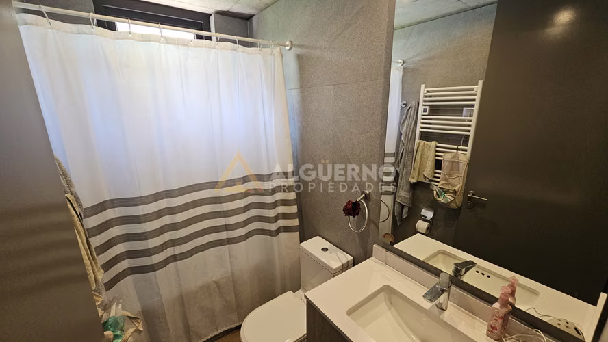 ARRIENDO LUJOSA CASA  5D5B6E CHICUREO FRENTE A COMISARIA