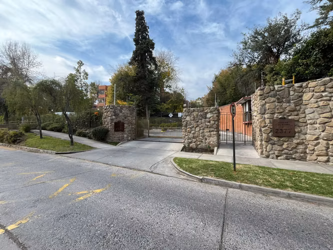 VENTA  DEPARTAMENTO 4D 3E - LA REINA ALTA