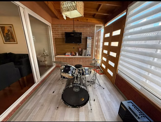 SE VENDE HERMOSA CASA VON CONSERJERIA 24/7