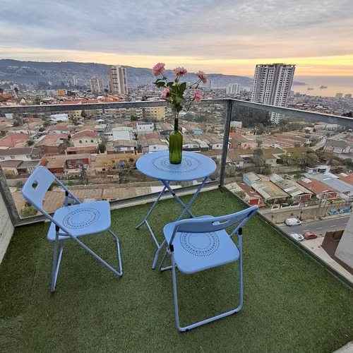 ARRIENDO SEMI AMOBLADO 1D CON TERRAZA Y ESTACIONAMIENTO