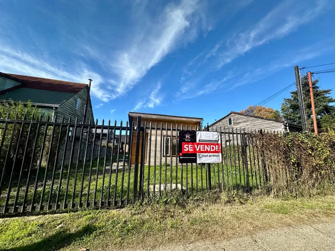 SITIO DE 700 M2 CON 4 CABAÑAS EN DESARROLLO EN GENERAL LAGOS