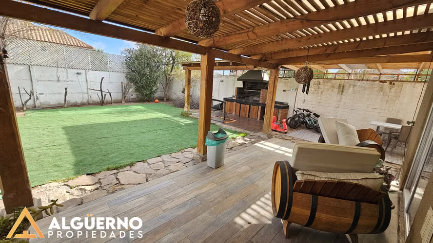 ARRIENDO CASA ESQUINA 3D3B3E  QUINCHO LAGUNA DEL  SOL PH