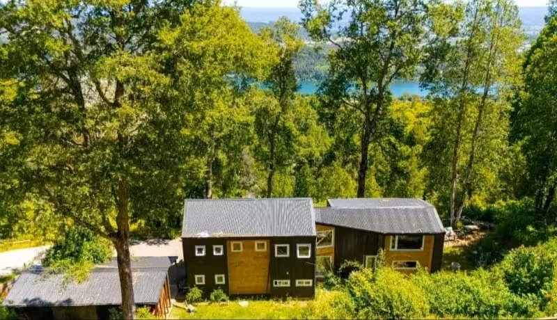 CASA CON CABAÑA VISTA AL RÍO EN QUITACALZÓN ALTO