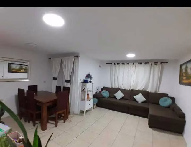Amplia Casa con Jardín en Sector Tranquilo (178616)