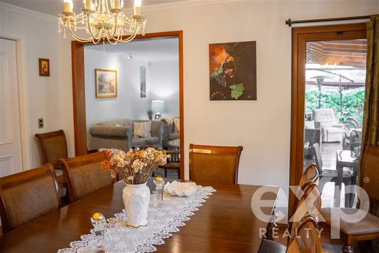 Casa Chilena 5 D en venta/Piedra Roja / Lista para cambiarse