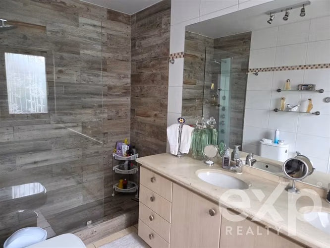 Casa Chilena 5 D en venta/Piedra Roja / Lista para cambiarse