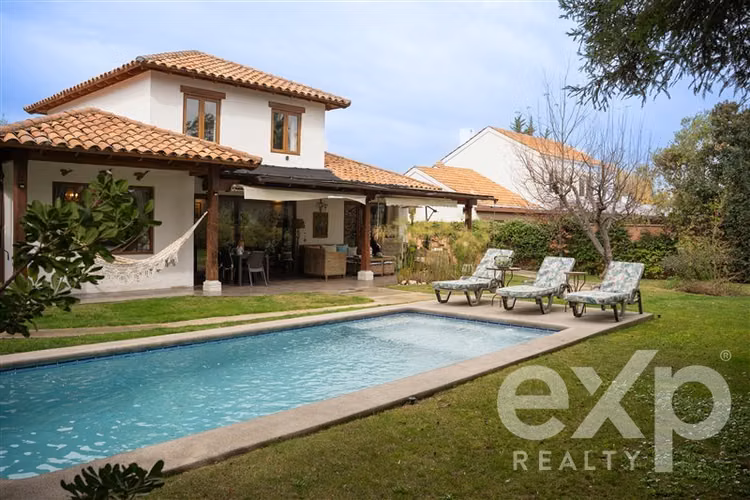 Casa Chilena 5 D en venta/Piedra Roja / Lista para cambiarse
