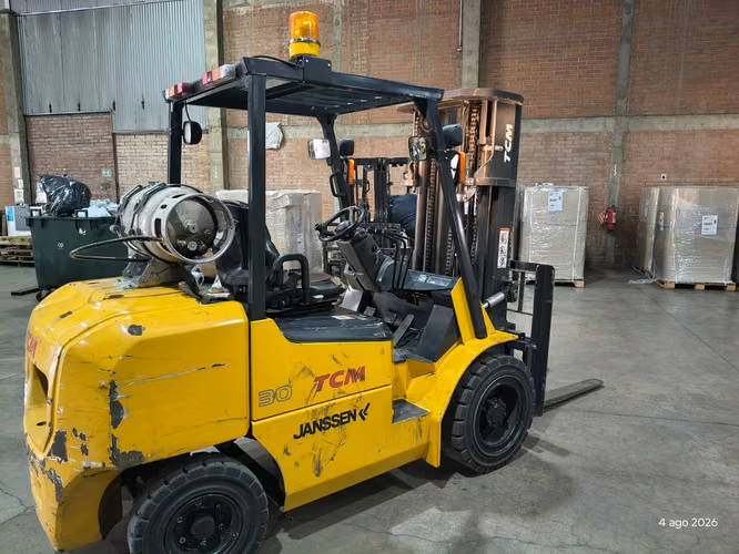 Grúa Horquilla TCM 3.0 Ton (Dual Gas/LPG) — Único dueño