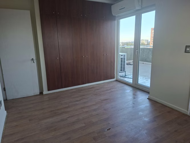 Oficinas amplias, en pleno Centro, con recepción y privados