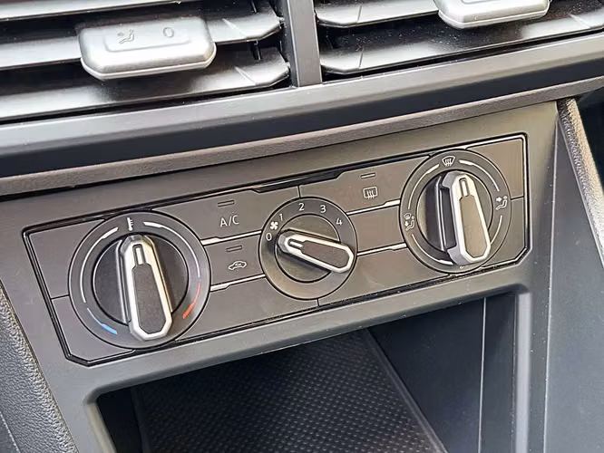 VOLKSWAGEN POLO 2023