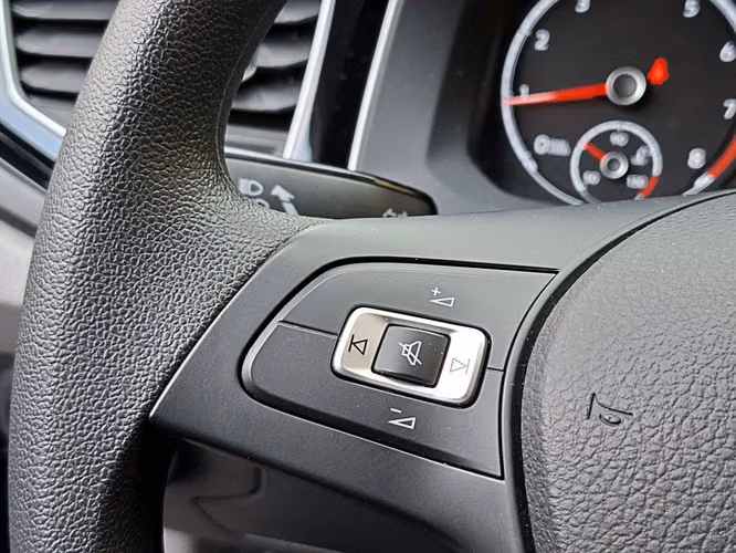 VOLKSWAGEN POLO 2023