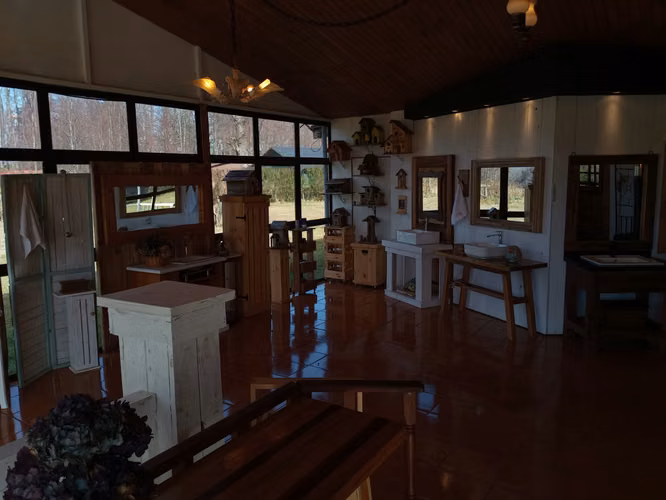 LICAN-RAY GRAN TERRENO CON LOCAL COMERCIAL PARA SUPERMERCADO
