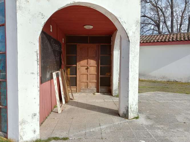 GRAN TERRENO CON LOCAL COMERCIAL PARA SUPERMERCADO O SIMILAR