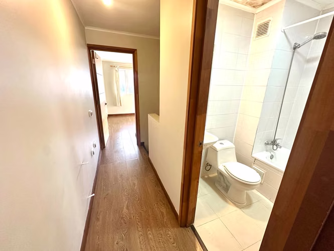 TRIPLEX 4 DORMITORIOS EN CONDOMINIO HAVERBECK JUNTO AL RÍO