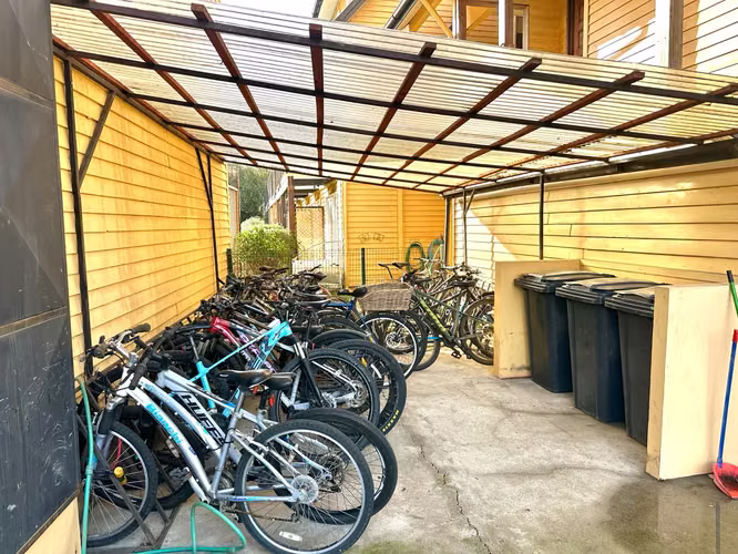 TRIPLEX 4 DORMITORIOS EN CONDOMINIO HAVERBECK JUNTO AL RÍO