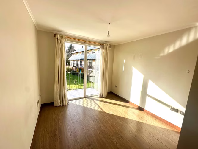 TRIPLEX 4 DORMITORIOS EN CONDOMINIO HAVERBECK JUNTO AL RÍO
