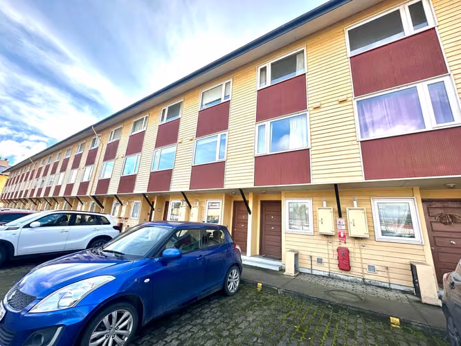TRIPLEX 4 DORMITORIOS EN CONDOMINIO HAVERBECK JUNTO AL RÍO