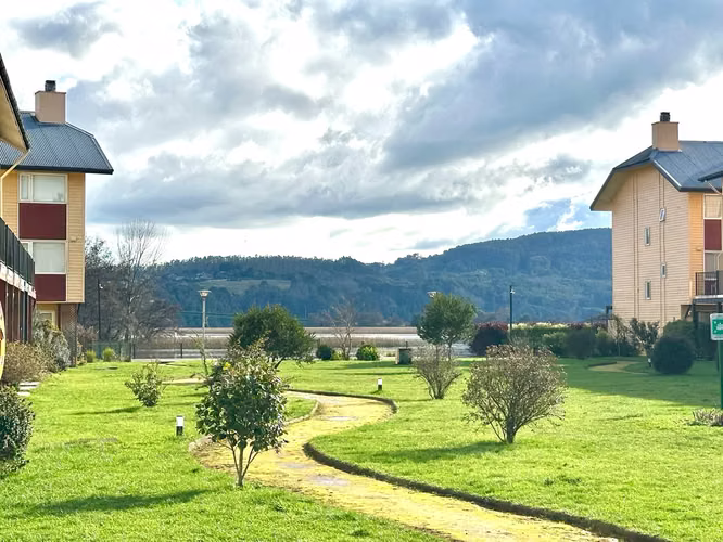 TRIPLEX 4 DORMITORIOS EN CONDOMINIO HAVERBECK JUNTO AL RÍO