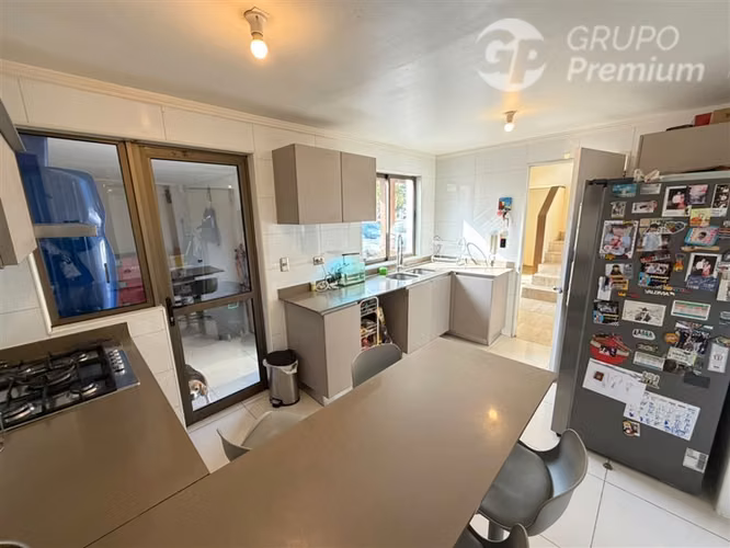 Casa en venta de 5D 3B Condominio Las Calandrias Chicureo