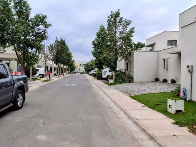 ARRIENDO CASA 3D/3B PISCINA QUINTA LINDEROS EN BUIN