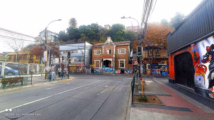 Gran PROPIEDAD COMERCIAL y HOTEL : Calle Von Schroeders esquina Arlegui