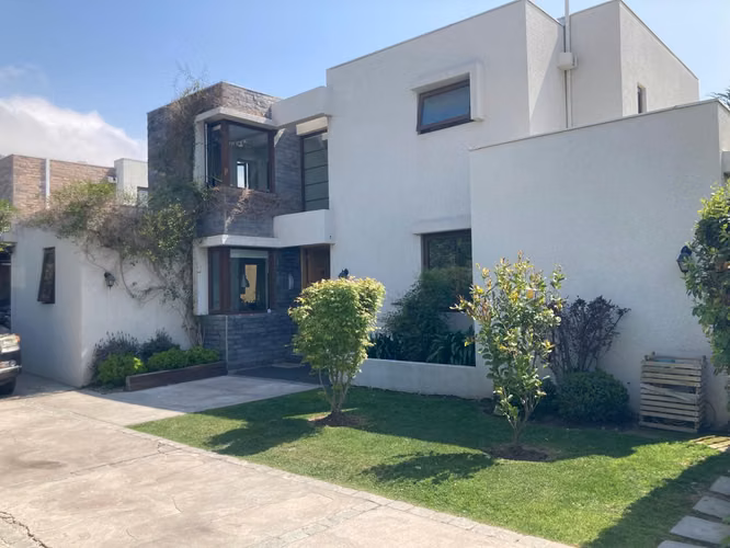 ARRIENDO CASA CHAMISERO PORTAL DEL SOL UF49.-