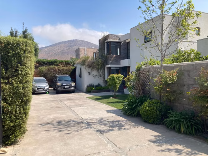 ARRIENDO CASA CHAMISERO PORTAL DEL SOL UF49.-