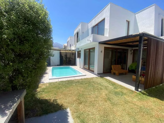 Casa en Condominio Las Condes | 5 Dormitorios (178639)