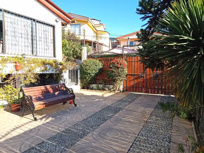 VENDO CASA, REÑACA, JARDÍN DEL MAR, 2 PISOS. Superficie Terreno 237 m2, Construídos 119 m2. - Imagen 3