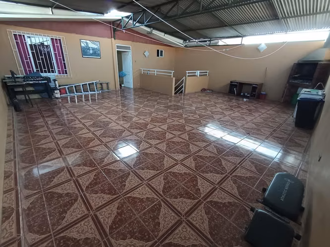se vende casa grande