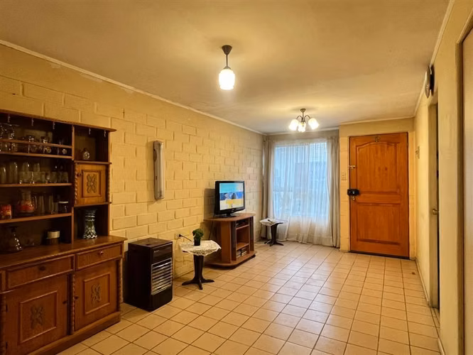 Casa en venta de 3D. 1B. 2E. Belloto Norte - Imagen 2